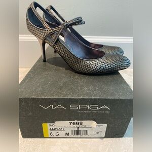 EUC Via Spiga Dark Silver Gray Leather Mary Jane 8.5 Beautiful Dress Up Or Down